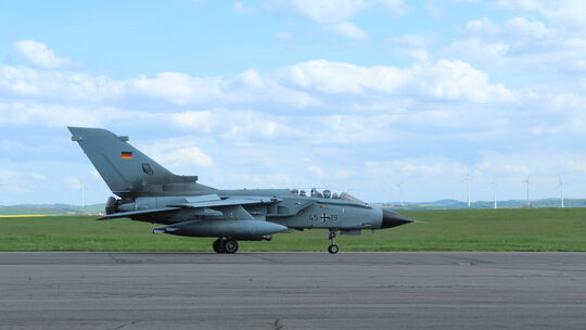 Für eine Übung unter dem Titel "Dispersed Operations 2026" nutzen Tornado-Kampfflugzeuge des Taktischen Luftwaffengeschwaders 33