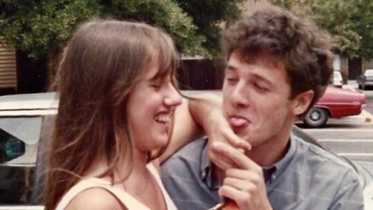Amy Lopez mit ihrem Bruder Walter Rimbau. 1994 war die Texanerin auf ihrer Europreise in Koblenz vergewaltigt und brutal ermorde