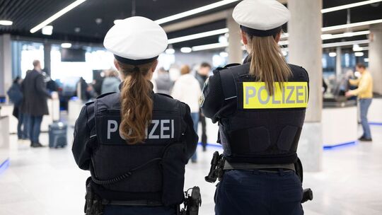 Sicherheitskontrolle am Stuttgarter Flughafen