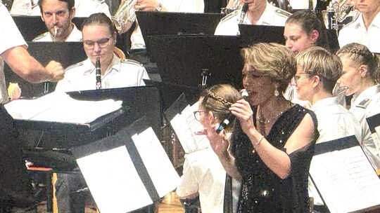 Solistin Hannah Silberbach begeisterte mit ihrer tollen Stimme.