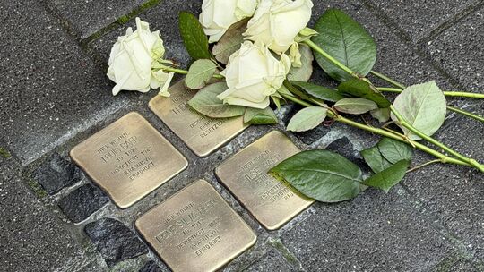Mit den Stolpersteinen, die am Dienstag verlegt werden, will die Stolperstein AG an die Familie Loeb erinnern.