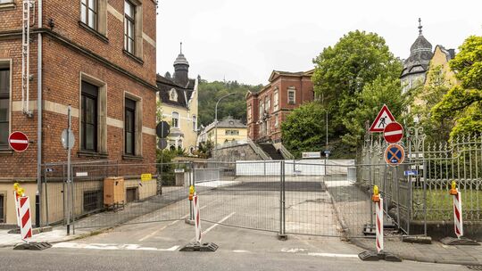 Die Freigabe der Gewerbehallebrücke im Stadtteil Idar steht unmittelbar bevor.