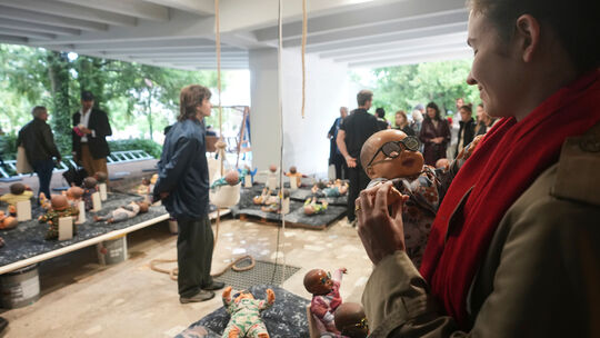 111 Künstlerinnen und Künstler aus 99 Ländern zeigen auf der Kunstbiennale in Venedig ihre Werke. Vielfalt und Erfindungsreichtu