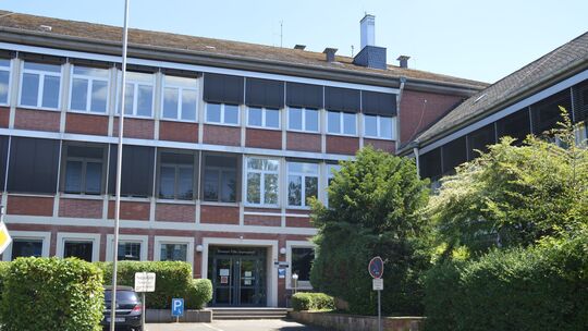 Das Emanuel-Felke-Gymnasium trägt seit genau 30 Jahren den Namen des Bad Sobernheimer Lehmpastors. Dies soll mit einem großen Eh