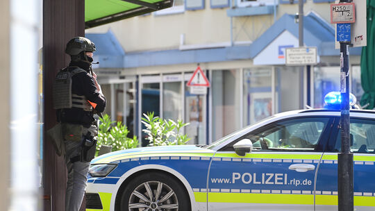 Bilder von dem Tag der Geiselnahme in der Sinziger Innenstadt.
