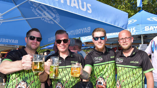 Die vier jungen Herren aus der Region verbrachten einen unterhaltsamen Nachmittag auf der Bierbörse. Wie lange es schließlich ge