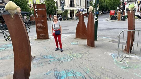 Redakteurin Camilla Härtewig hat während ihres Urlaubs in Brüssel selbstverständlich die Skulpturen von Susanne Boerner aus Rans