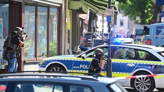 Bilder von dem Tag der mutmaßlichen Geiselnahme in der Sinziger Innenstadt.