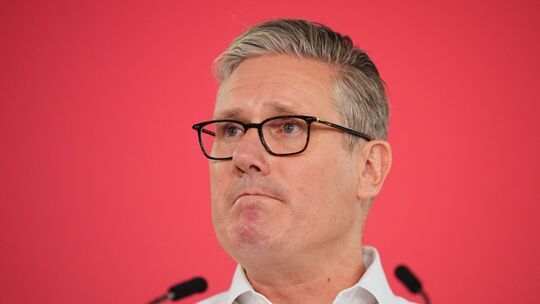 Nach dem Wahldebakel für Labour: Starmer hält Rede