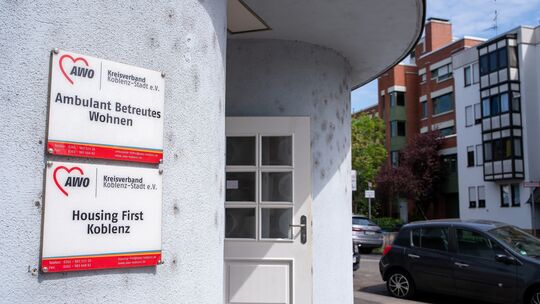Die Tür bei der AWO in der Mayener Straße 6 in Lützel steht offen: Hier ist unter anderem auch die Koordination des Projekts "Ho