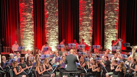 Beim Sommerkonzert im Stadttheater im vergangenen Jahr zeigte der Musikverein Tiefenstein die ganze Bandbreite seines Könnens. A