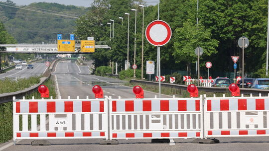 Hier ging es am Sonntag nicht weiter: Zwitweise war ein teil der B9 in Koblenz gesperrt.