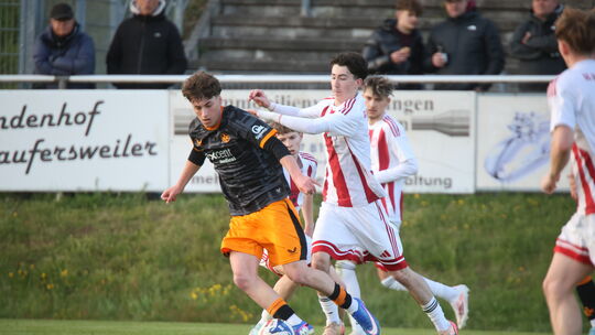 Zum Greifen nah ist die Meistersschaft und der Aufstieg in die Regionalliga für die A-Junioren des SC Idar-Oberstein (rot-weiße