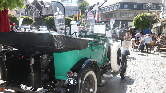 Die historischen Schätzchen ließen die Herzen der Oldtimer Fans höher schlagen.