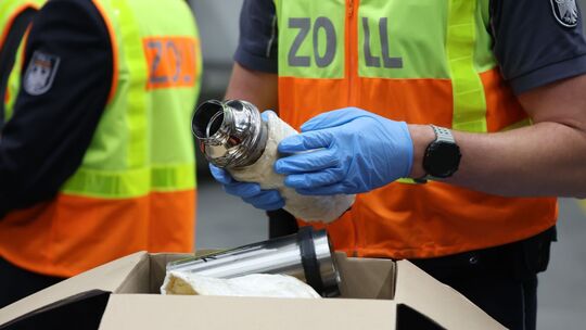 E-Commerce-Boom: Zoll fertigt deutlich mehr Sendungen ab