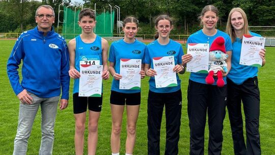 Andreas Liesenfeld (links), Trainer des TSV Emmelshausen, durfte sehr zufrieden sein mit den Resultaten seiner Schützlinge (von