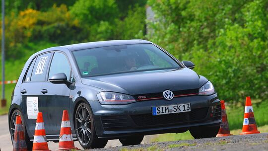 Der Simmerner Stefan Kilian belegte in der Klasse 6 in seinem VW Golf 7 GTI Rang acht und neun.
