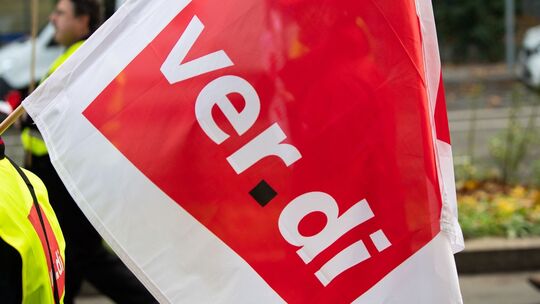 Flagge der Gewerkschaft Verdi