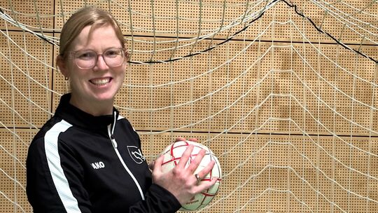 Rebecca Glawe ist Handballtrainerin und Vorsitzende des Turnvereins Eschhofen. Sie freut sich auf das Kinderturnfest: "Wer einma Rebecca Glawe ist Handballtrainerin und Vorsitzende des Turnvereins Eschhofen. Sie freut sich auf das Kinderturnfest: "Wer einma