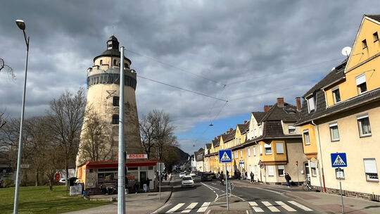 Kurz vor dem Kreisverkehrsplatz am Wasserturm endet der Ausbaubereich der Breiten Straße. Im vierten Bauabschnitt werden 170 Met Kurz vor dem Kreisverkehrsplatz am Wasserturm endet der Ausbaubereich der Breiten Straße. Im vierten Bauabschnitt werden 170 Met