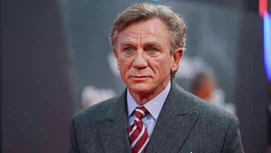 Daniel Craig