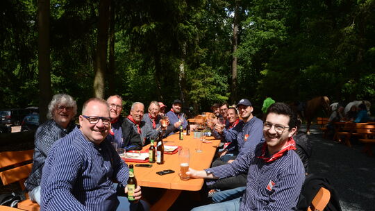 In diesem Jahr machten die Hofsänger der Weisse Fräck im VfL Bad Kreuznach bei ihrer traditionellen Vatertagstour Station im Bad