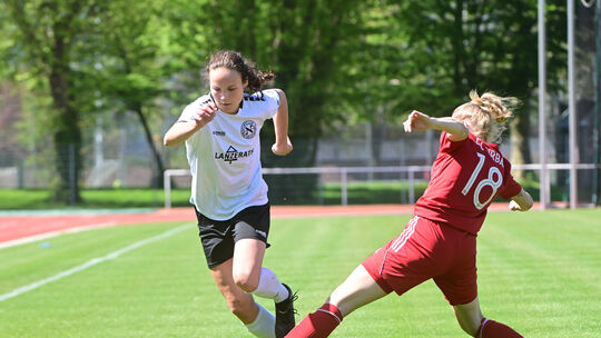 Celine Dickopf (links) und der SC 13 Bad Neuenahr sind am Sonntag beim TuS Issel gefordert.