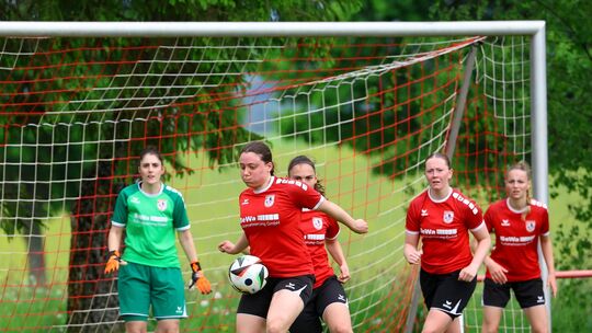 Zweimal müssen die Holzbacherinnen noch ihr Tor verteidigen und versuchen, ins gegenerische zu treffen in dieser Saison, die sie