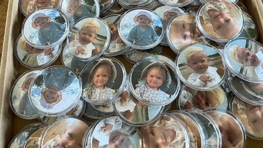 Alle Helfer bei Resis Blutspendeaktion trugen diese tollen Buttons vom Hausbayer "Löwenmädchen" Resi.