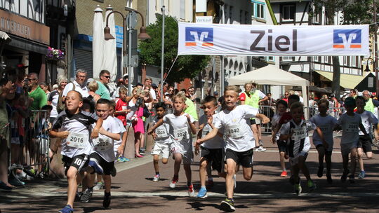 Der bei bestem Wetter gut besuchte Stadtlauf war wieder ein Höhepunkt im Idar-Obersteiner Sportjahresplan. Der STV-Vorsitzende L