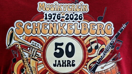 Die jüngste Errungenschaft im Outfit des Jubiläumsvereines, ein Emblem auf T-Shirts mit der Aufschrift „Ein bisschen Spaß muss s