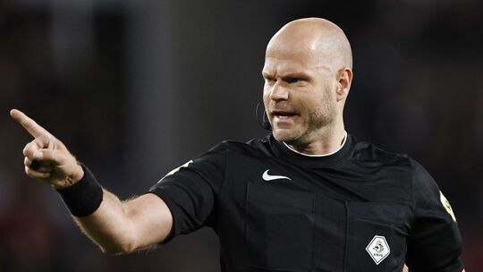 FIFA streicht Schiedsrichter von WM-Liste FIFA streicht Schiedsrichter von WM-Liste