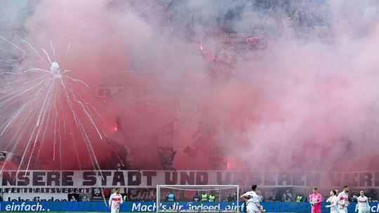 Eintracht Frankfurt - VfB Stuttgart Eintracht Frankfurt - VfB Stuttgart