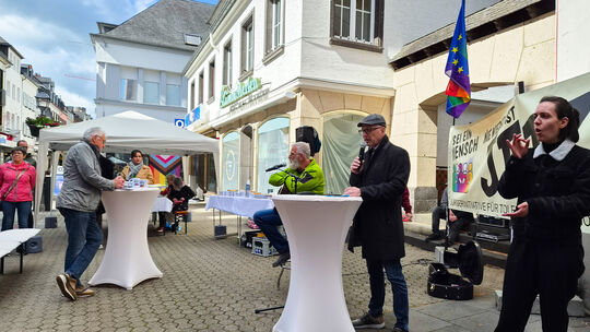 Mayens Oberbürgermeister Dirk Meid öffnete den Blick in die Geschichte. Mayens Oberbürgermeister Dirk Meid öffnete den Blick in die Geschichte.