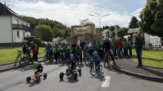 Das Wiedtal zeigt sich am Radaktionstag nicht nur von seiner sportlichen Seite. Auch die kleinsten Besucher treten morgens in Se