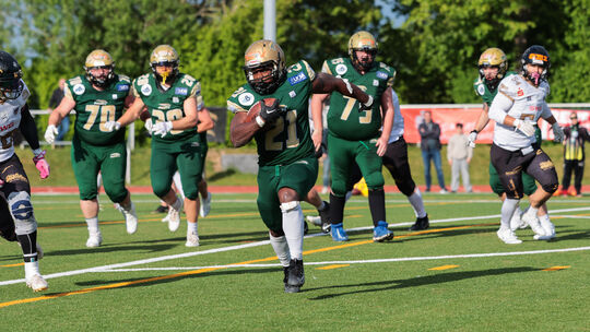 Jeremiah Bryant, Runningback der Montabaur Fighting Farmers, war vom Gegner kaum in den Griff zu bekommen und hatte großen Antei