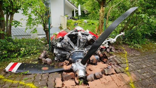 Absturz eines Kleinflugzeuges in ein Wohngebiet Absturz eines Kleinflugzeuges in ein Wohngebiet
