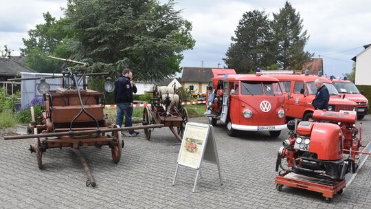 Bei den Feierlichkeiten besonders interessant und ein Highlight war die Fahrzeugausstellung.