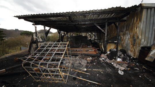 Der Bauhof in Löf ist nach einem Feuer komplett zerstört. Darunter