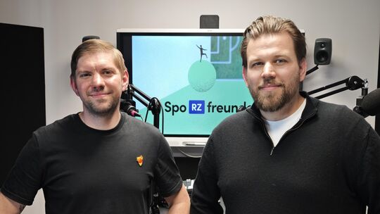 RZ-Reporter Lukas Erbelding (links) und TuS-Vizepräsident Nils Lappahn sprechen im Podcast über die bisherige Saison der Koblenz RZ-Reporter Lukas Erbelding (links) und TuS-Vizepräsident Nils Lappahn sprechen im Podcast über die bisherige Saison der Koblenz