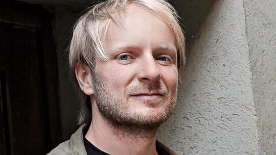 Der Schrifsteller Jochen Schmidt erhält den Joseph-Breitbach-Preis 2026.