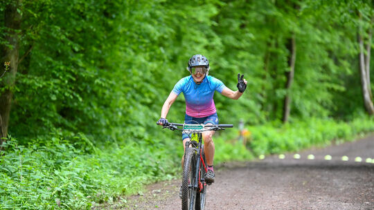 Gute Stimmung herrschte beim 20. Schinder(hannes)-MTB Marathon in Emmelshausen bei den mehr als 500 Teilnehmern. Der 21. Auflage