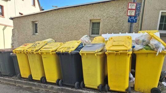 In Niederlahnstein hat die Abfallwirtschaft des Rhein-Lahn-Kreises aktuell so ihre Probleme, die Straßen Hospitalgasse, Im Plent