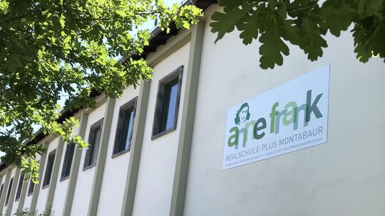 Ob die alte Anne-Frank-Schule als Ausweichquartier für Mitarbeiter der Kreisverwaltung genutzt werden könnte, brachte Stephan Kr
