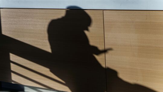 Umfrage: Mehrheit checkt stündlich das Handy Umfrage: Mehrheit checkt stündlich das Handy