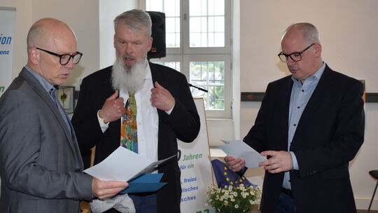 Mayens OB Dirk Meid, der Kreisvorsitzende Stefan Müller und Norbert Herhammer im Gespräch