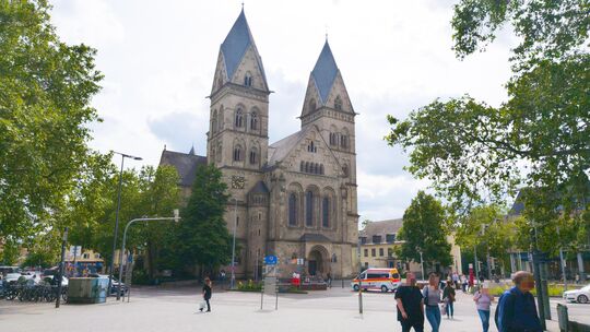 Der Überfall auf eine Förderschülerin in Koblenz ist der Anlass für eine Demonstration am Samstag vor der Herz-Jesu-Kirche. Das