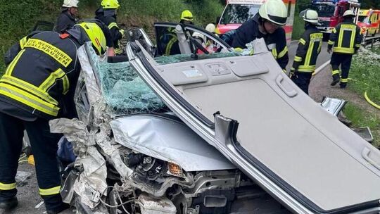 Ein tödlicher Verkehrsunfall ereignete sich am Sonntag, 10. Mai, zwischen Wallhausen und Dalberg. Die 90-Beifahrerin und der 94-