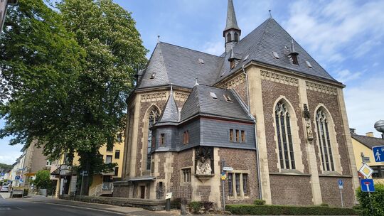 Von der großen Anlage der Franziskanerinnen ist das denkmalgeschützte Gotteshaus erhalten geblieben.