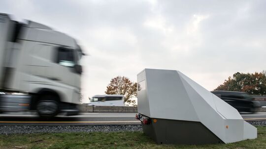 Mobile Anlage zur Geschwindigkeitsmessung Mobile Anlage zur Geschwindigkeitsmessung